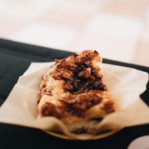 Apple Cinnamon Focaccia (Full tray, 8 pcs)